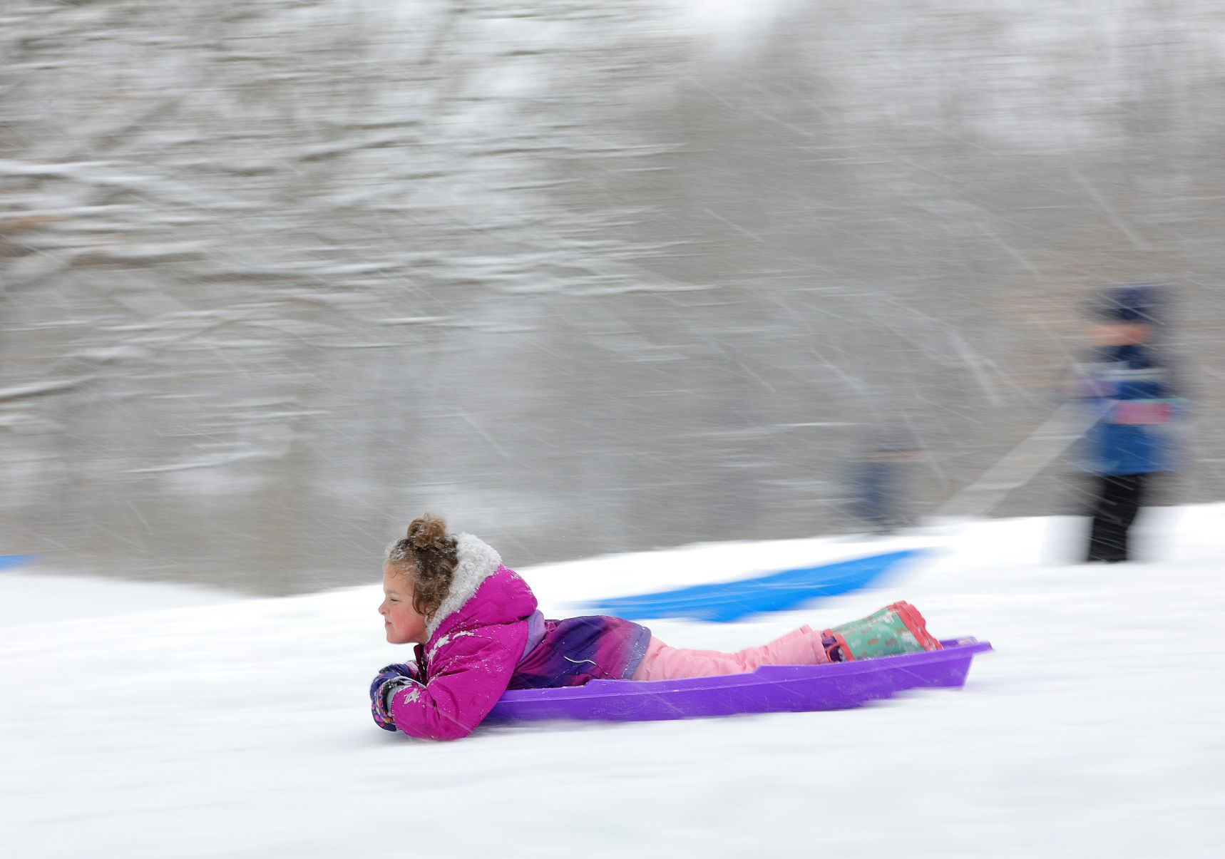Afternoon snowfall blankets Sunday's blanket